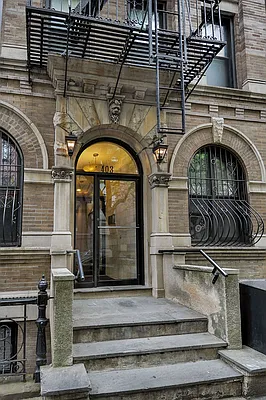 Sold by Compass | media 9