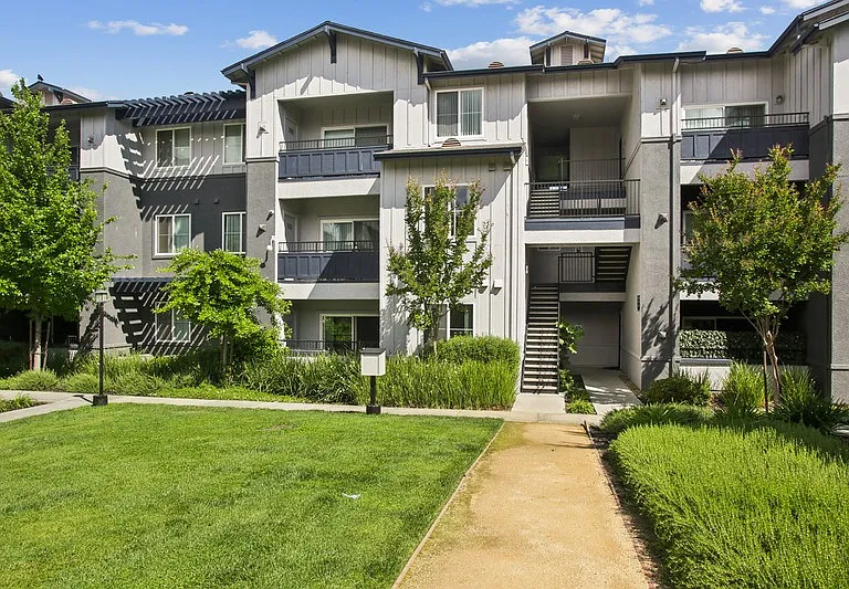 Waterstone Apartments — Photo 21