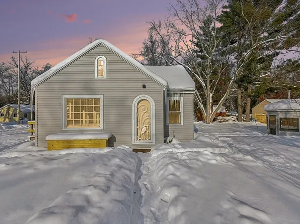 6946 S Lakeview Ave, Idlewild, MI 49642