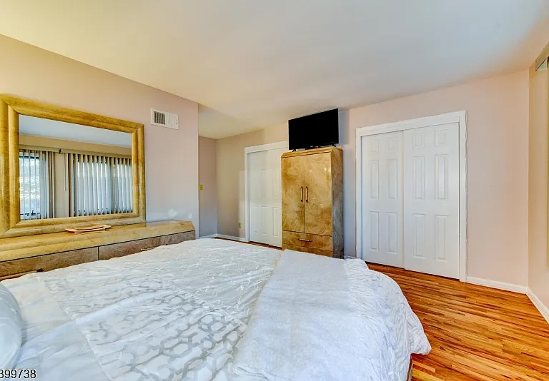 6 Hansen Pl #6 — Photo 33