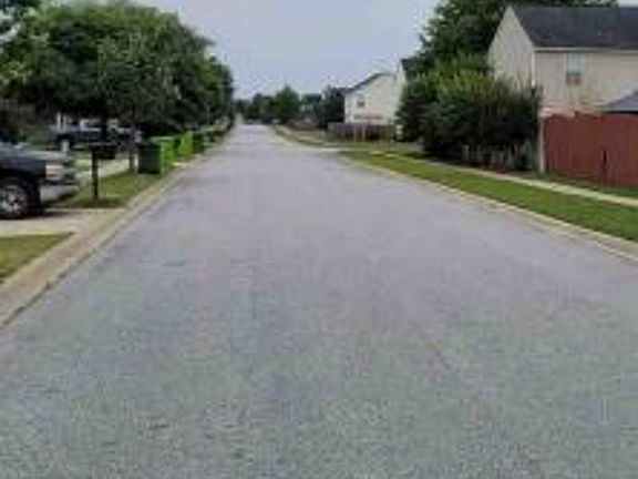 Exterior Neighborhood (street photo)