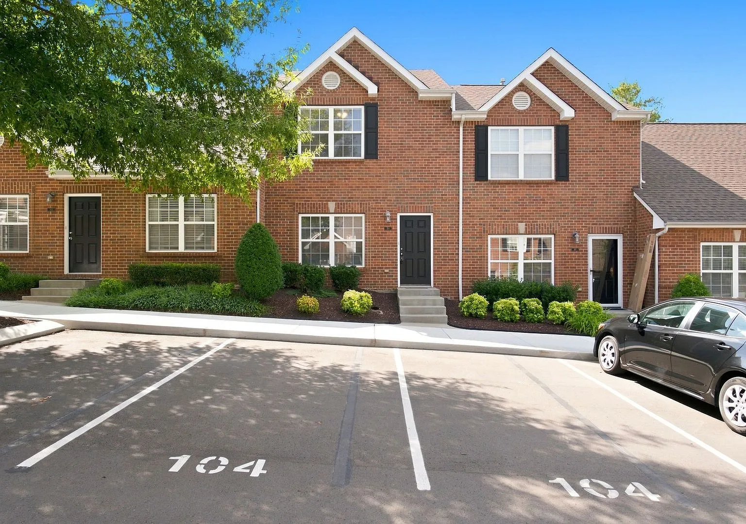 Charming 2-Bed Townhome in Hardison Hills — Photo 1