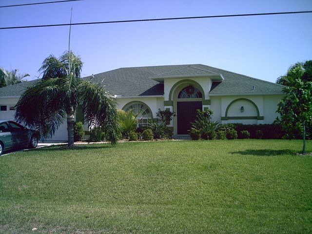 1st image of 1440 SE 13th Ter