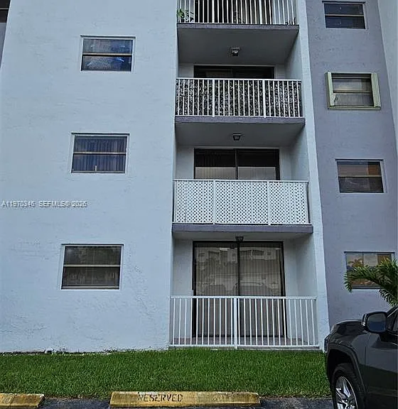 8145 NW 7th St #114 — Photo 2