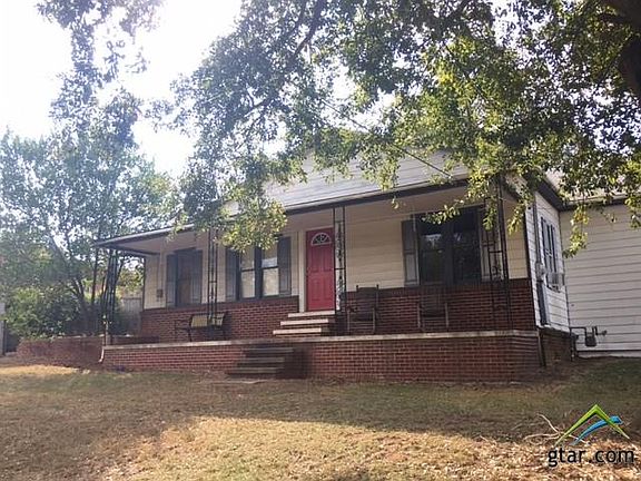 3rd image of 213 Hanes Blvd