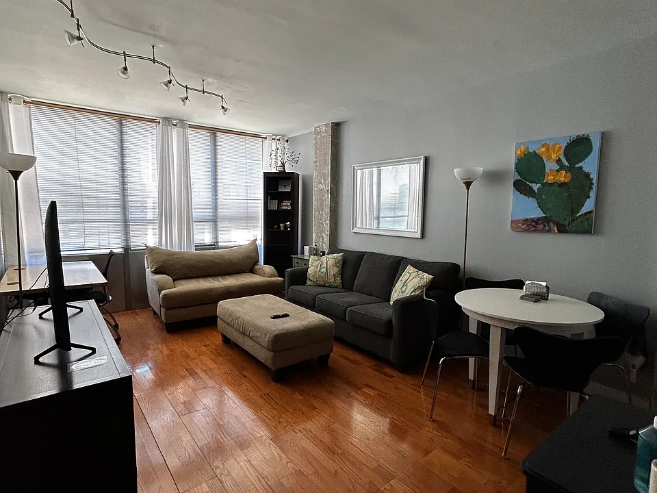 1800 Lavaca St #802