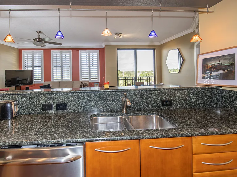 511 Lucerne Ave #401 — Photo 32