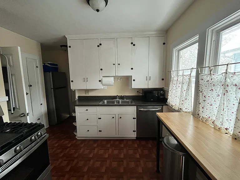 1265 W Clifton Blvd — Photo 11