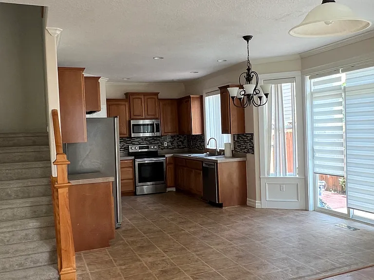 8015 NE 91st Ave — Photo 5