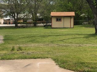 1027 W Lake Dr, Weatherford, TX 76087