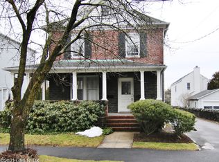 62 Sherwood Pl, Greenwich, CT 06830