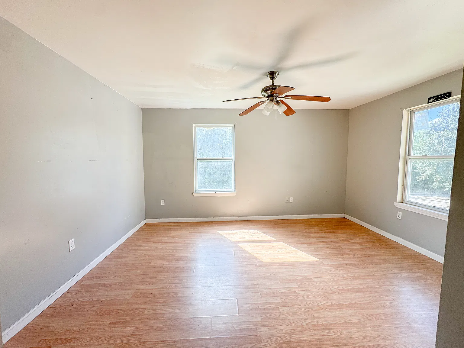 2 bed, 1100 sqft, $1,000 — Photo 4