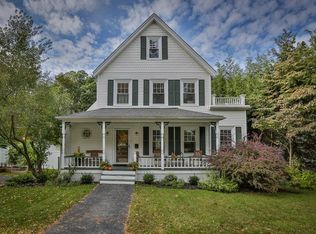 11 Pine St, Wakefield, MA 01880