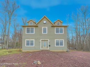958 Arrowhead Dr, Pocono Lake, PA 18347