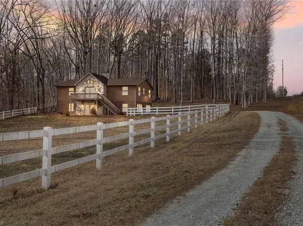 3987 Sundance Dr, Walnut Cove, NC 27052