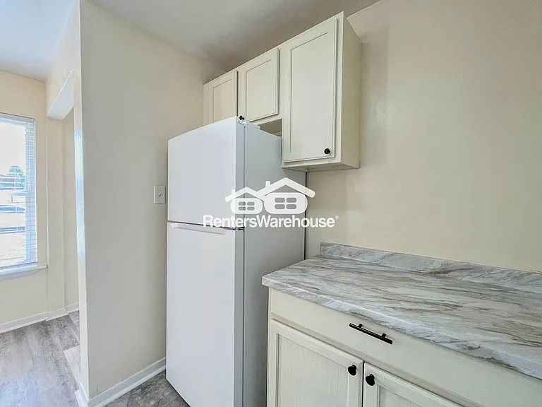 4308 Cutter Ct — Photo 1