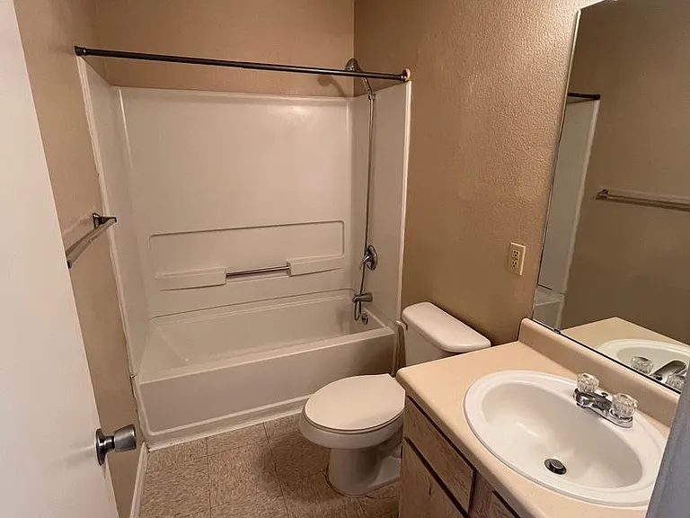Echols 1500 - Sedona Apartments — Photo 40