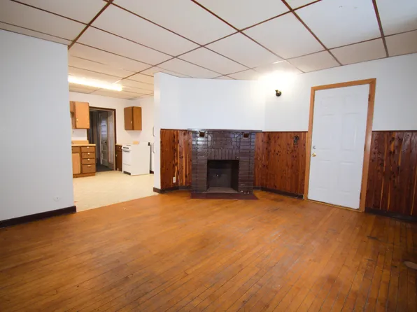 222 4th St S, Moorhead, MN