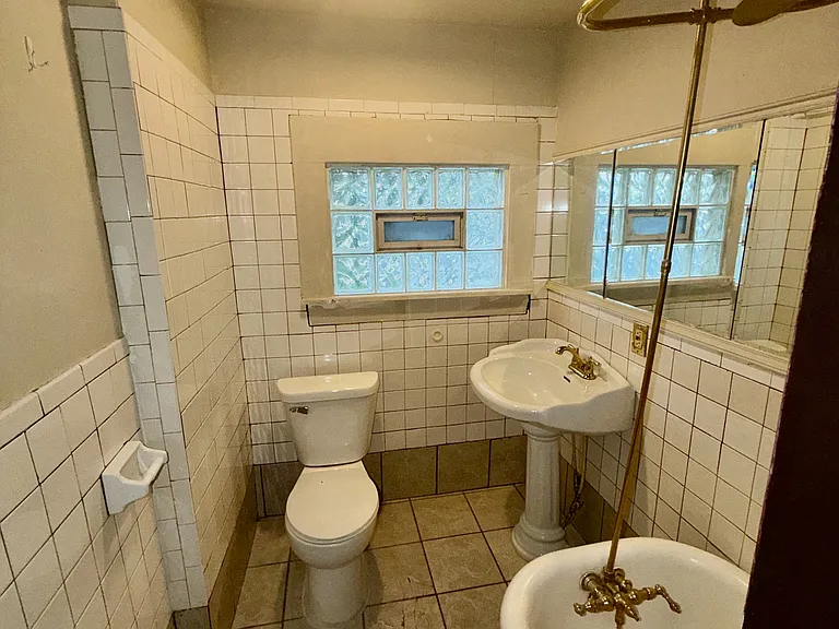 1820 Clarendon Ave — Photo 25