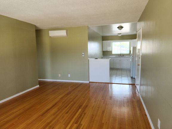 2nd image of 1320 Pico Blvd #D