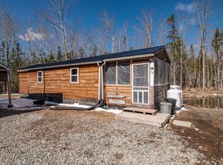 79 Young Ln, Burnham, ME 04922
