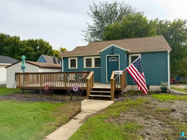 513 W Lincoln St, Luverne, MN 56156