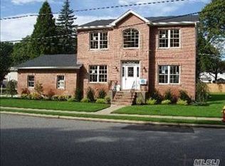 1376 Park Ave, Merrick, NY 11566