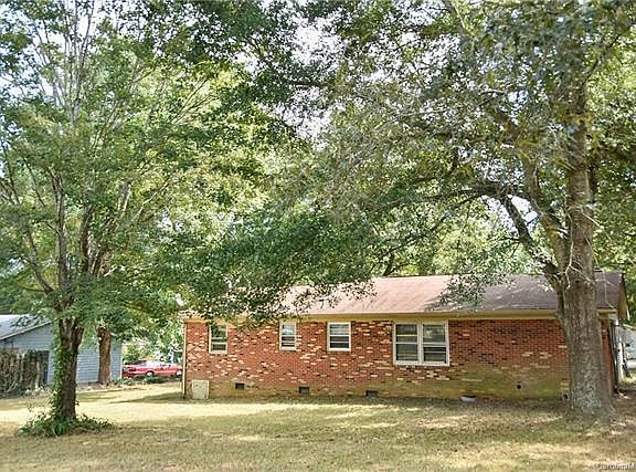 3rd image of 408 Meadow Ln
