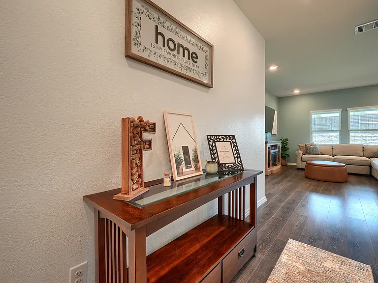 3005 Barnhart Way — Photo 2