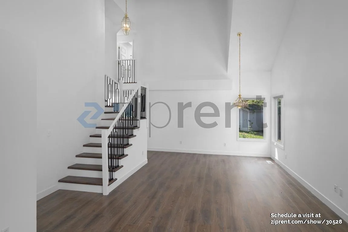 3 bed, 2.5 bath, 1707 sqft, $3,100 — Photo 2