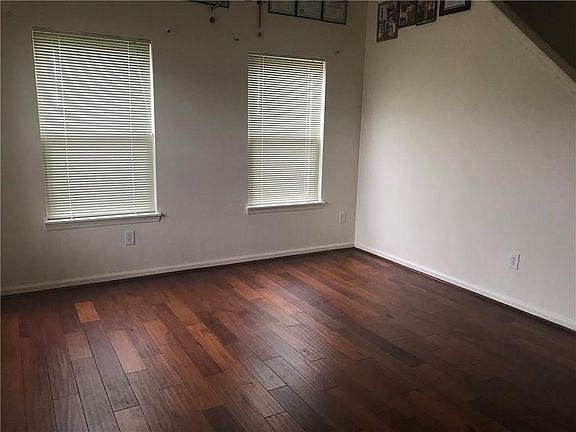 5th image of 643 Winding Grove Dr