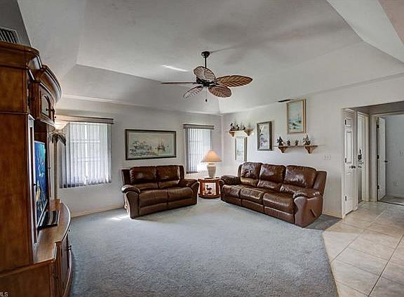 3rd image of 9594 Campbell Cir