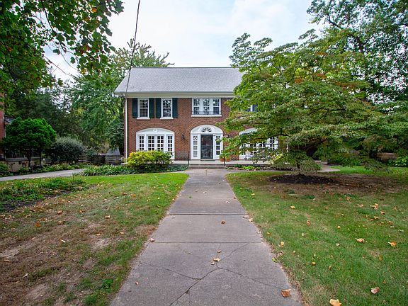 2nd image of 2105 Alta Ave