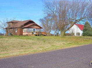 5832 NW 25th St, Topeka, KS 66618