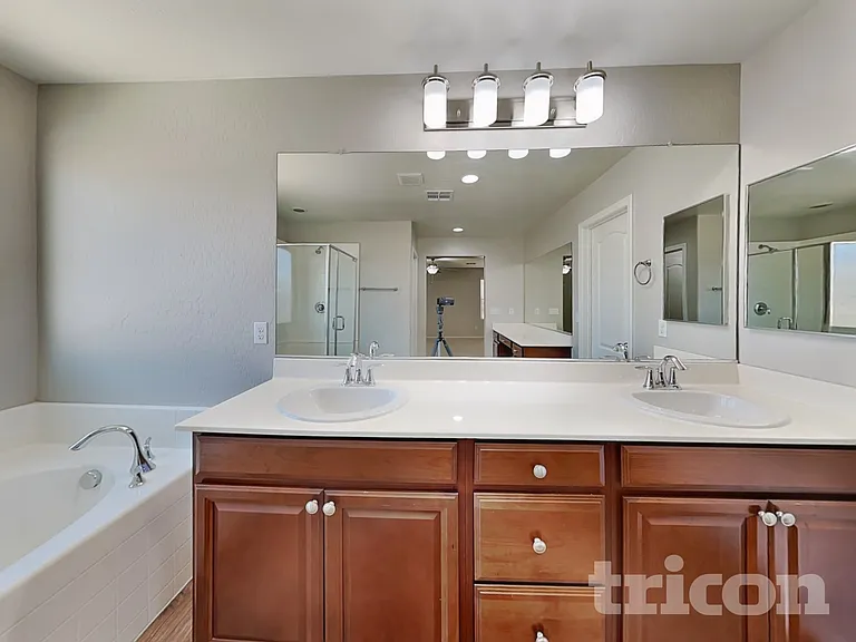 6410 Jacobville Ct — Photo 9