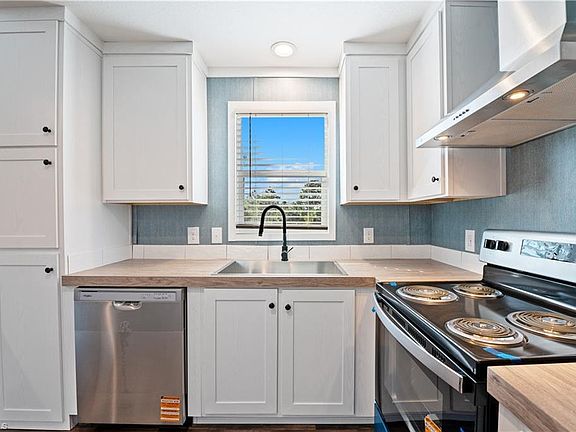 4th image of 325 N Sendero ST