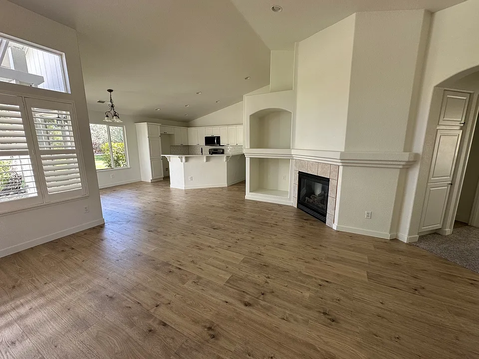 106 Elkhorn Dr