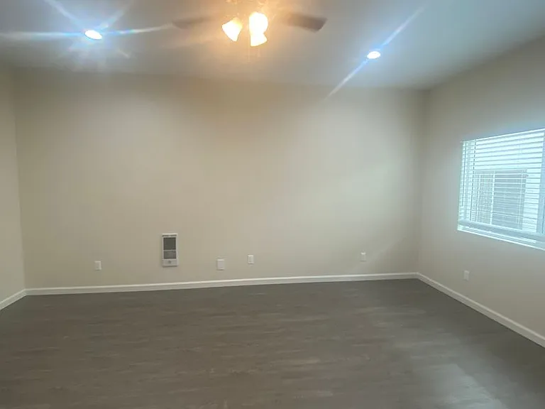 1431 Cedar Ave — Photo 4