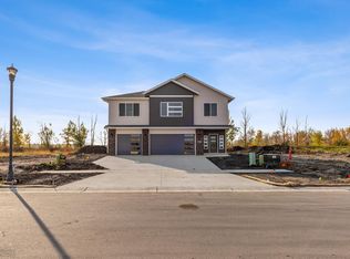 961 61st Ave W, West Fargo, ND