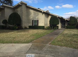 2920 Country Place Ct, Carrollton, TX