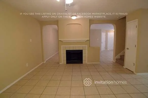 2040 Cardinal Ln — Photo 2