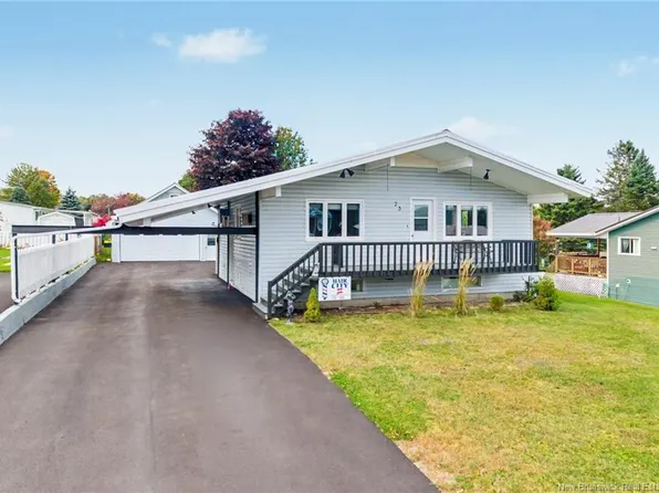 23 Harding Dr, Nackawic, NB E6G 1C1