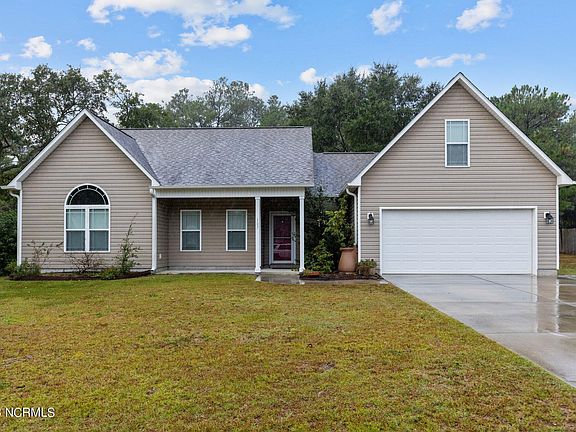 3rd image of 107 Wild Oak Drive