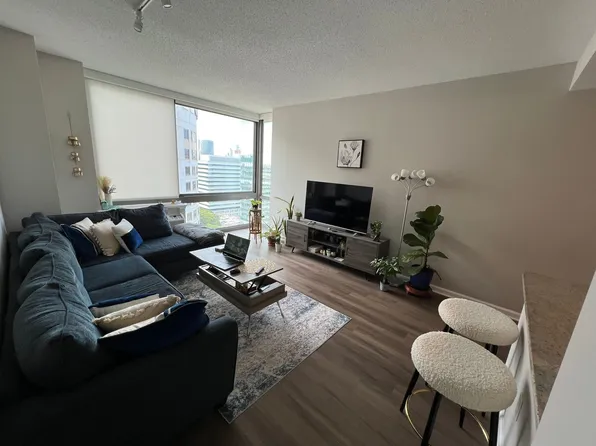 475 Washington Boulevard image 1 of 6