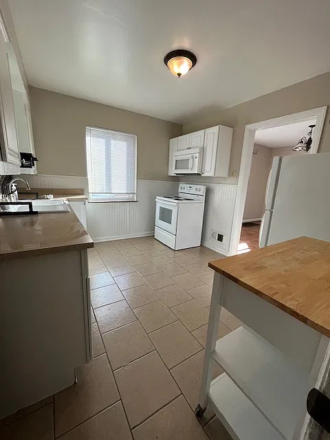 2 bed, 900 sqft, $1,800 — Photo 3