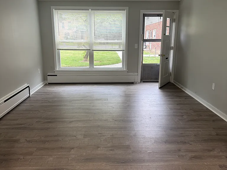 31 E Main St #4 — Photo 5