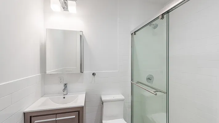 Rented by Nooklyn NYC LLC | media 27