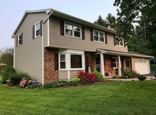 2 Valley Brook Dr, Fairport, NY 14450