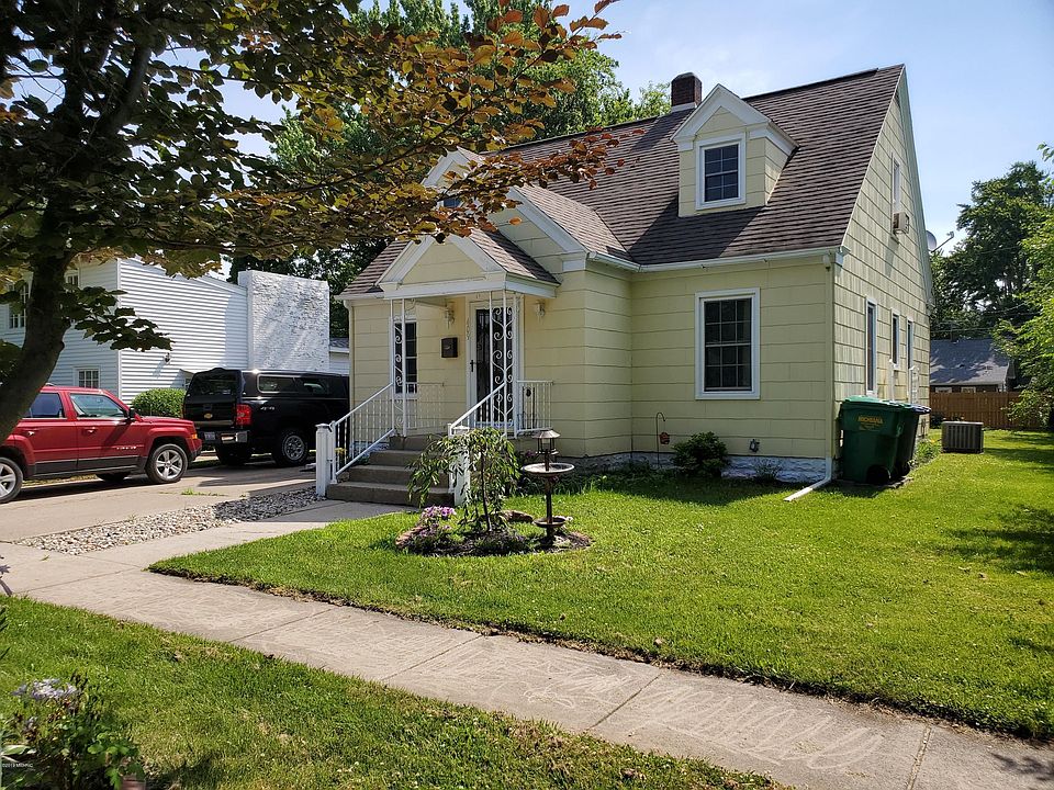 1st image of 409 N 4th St