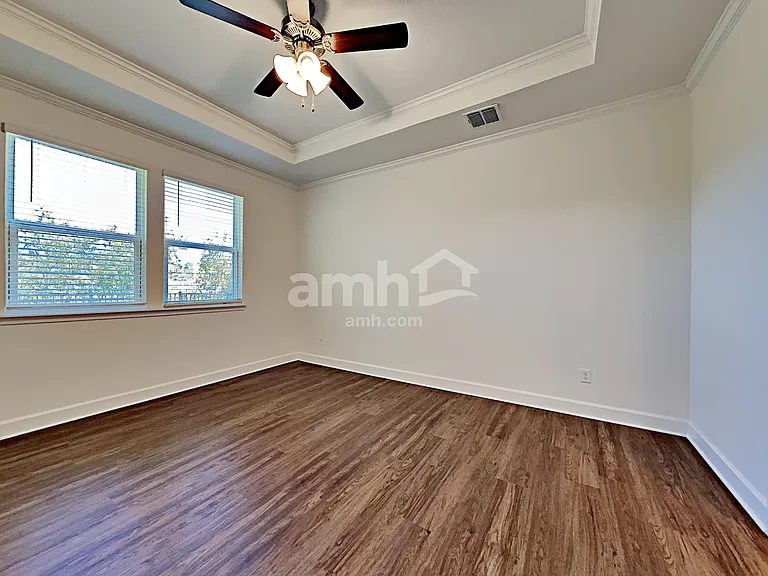 481 Sandstone Dr — Photo 9